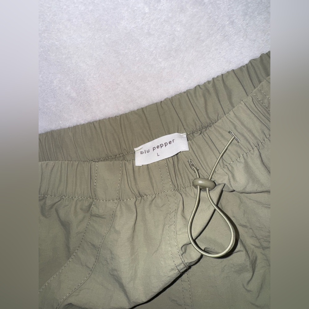 Blu Pepper Elastic Waist Shorts - NWT